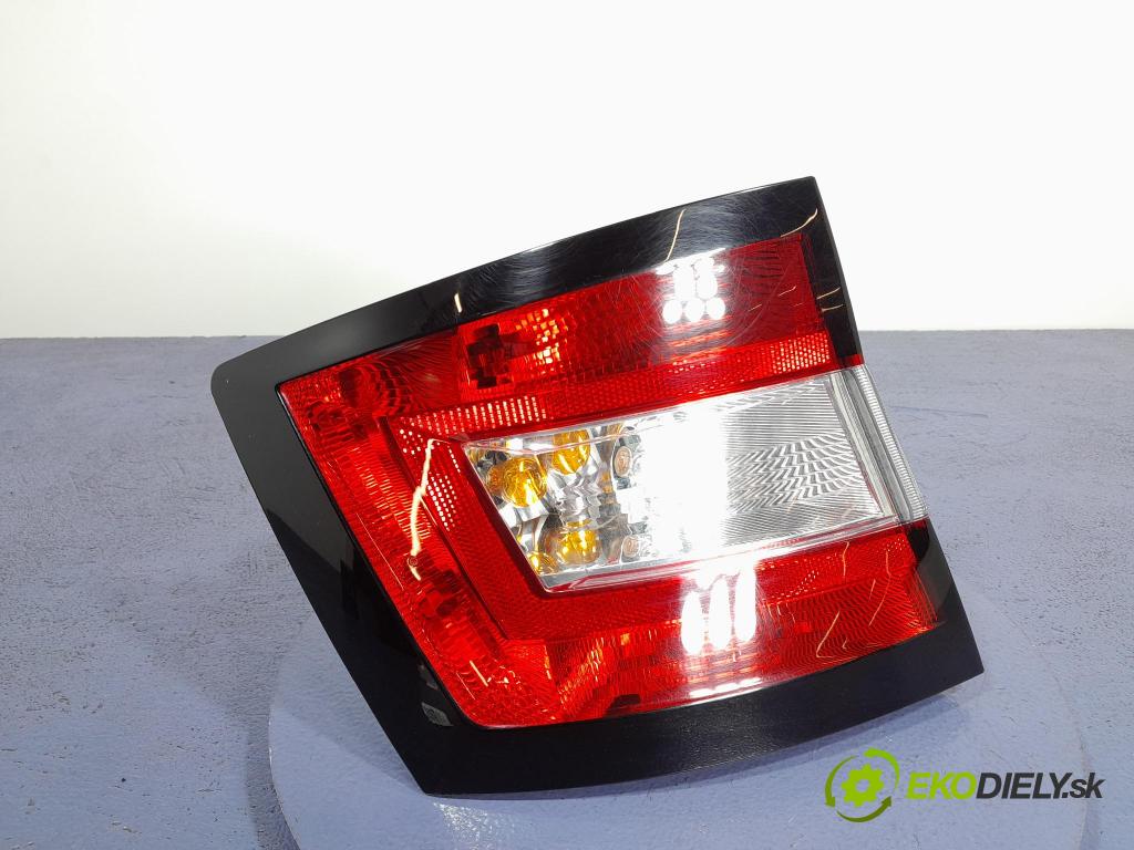 Skoda Fabia 2022 svetlo / reflektor zad ľavá Vonkajsia: 6V9945095