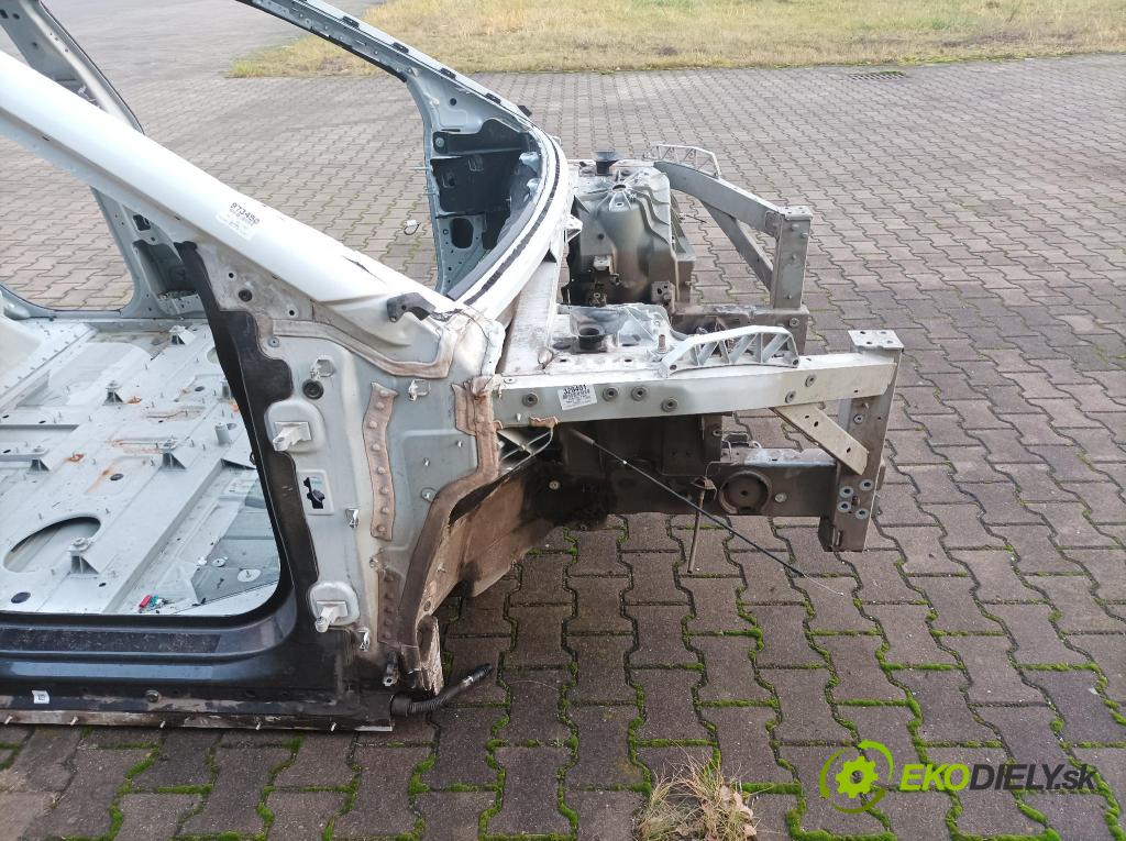 Bmw Ix 0 štvrťka Prava: