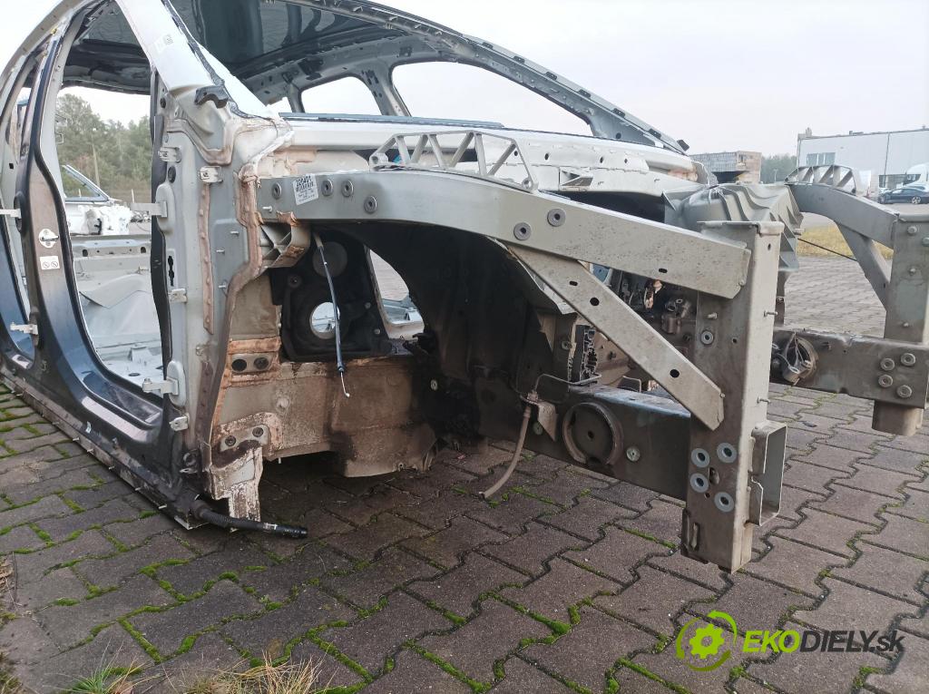 Bmw Ix 0 štvrťka Prava: