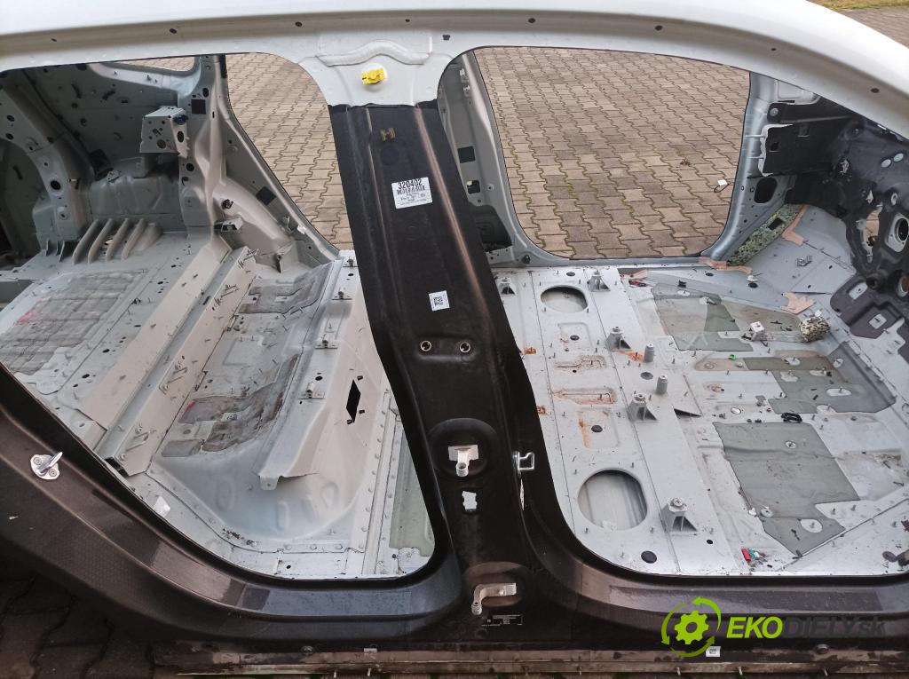 Bmw Ix 0 Práh: v pravo: 