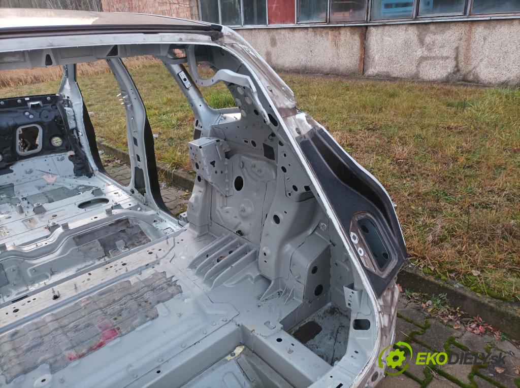 Bmw Ix 0 blatník zad v pravo: 