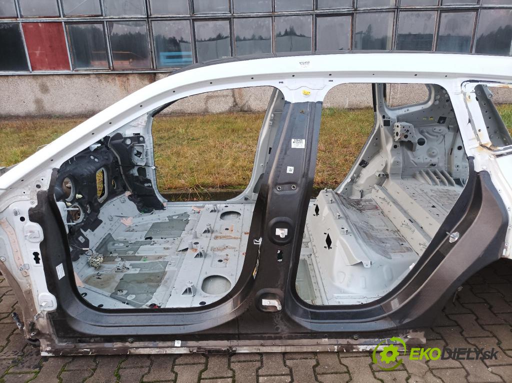 Bmw Ix 0 Práh: Vľavo:
