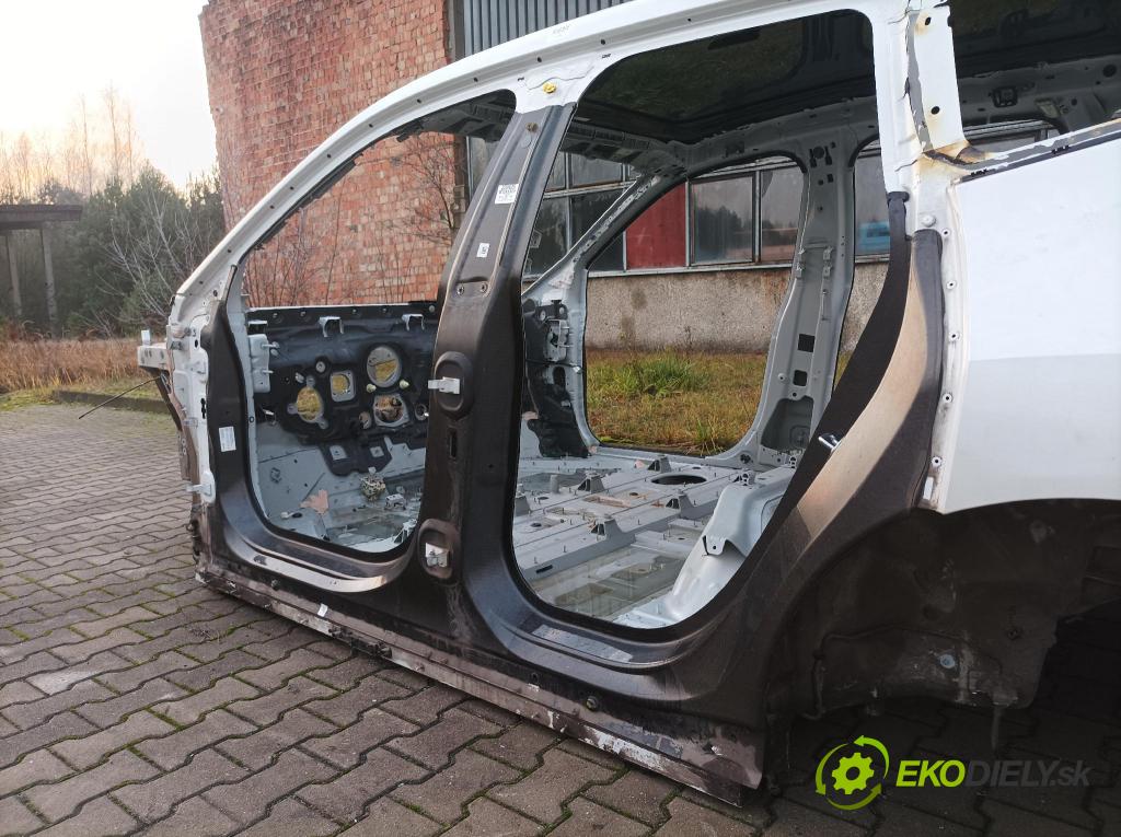 Bmw Ix 0 Práh: Vľavo: