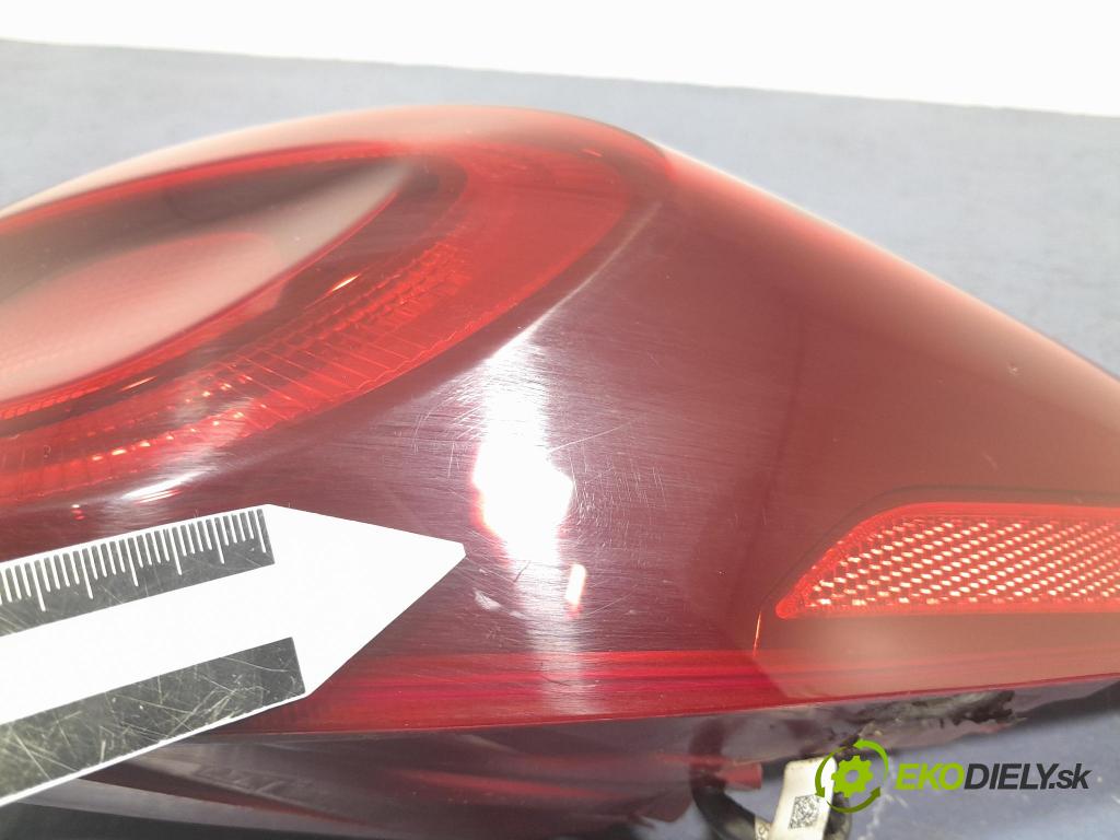 Kia Sportage 2020 svetlo / reflektor zad Prava: Vonkajsia: 92402-F1500