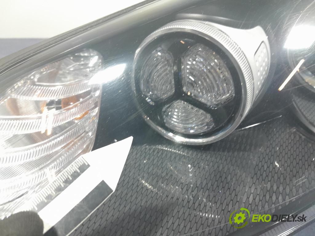 Kia Sportage 2020 Reflektor: Vľavo: 92101-F1011