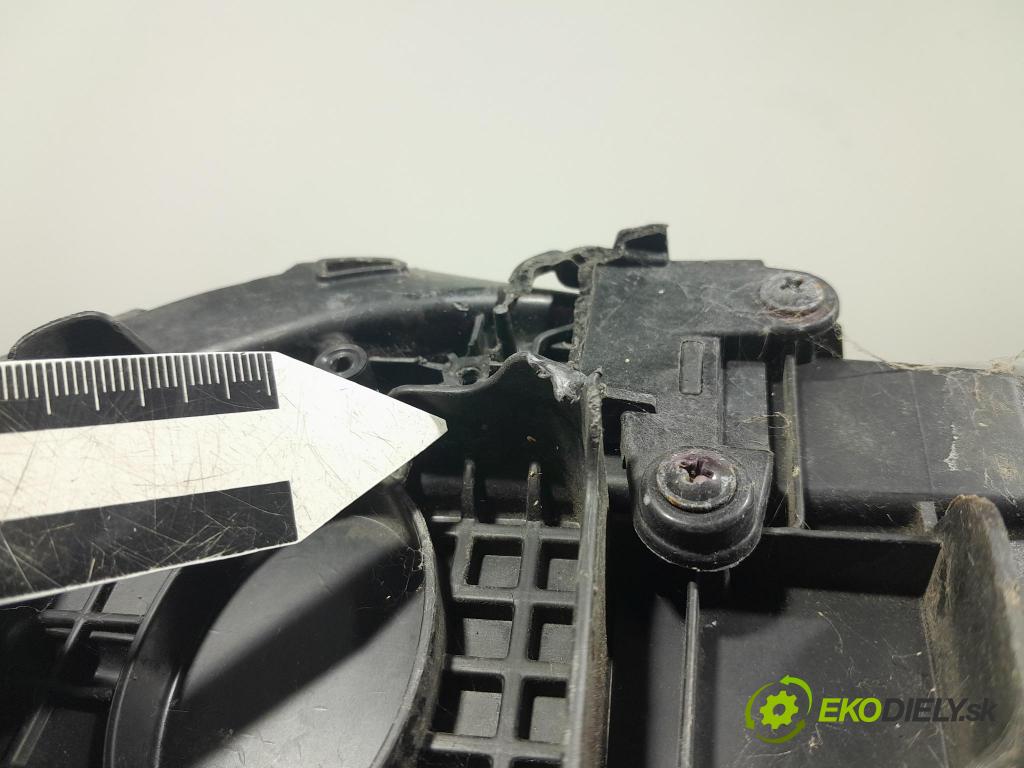 Kia Sportage 2020 Reflektor: Vľavo: 92101-F1011