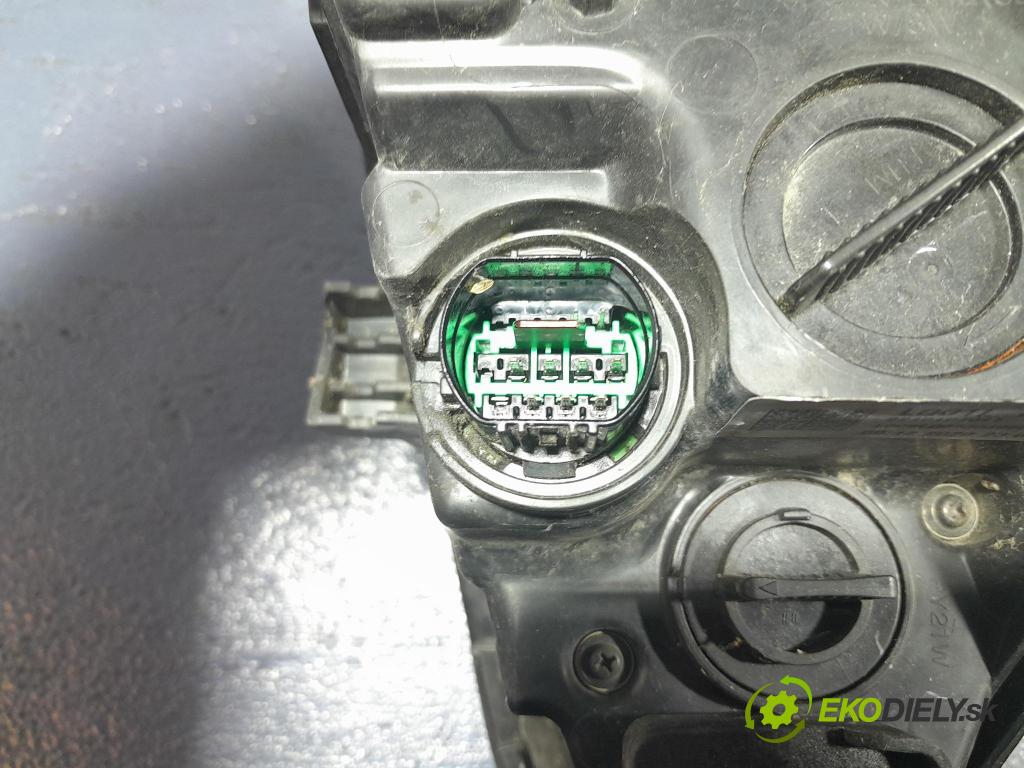 Kia Sportage 2020 Reflektor: Vľavo: 92101-F1011