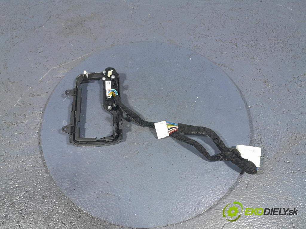 Kia Sportage 2020 kryt Plast: Interiéry: 84652-D9002