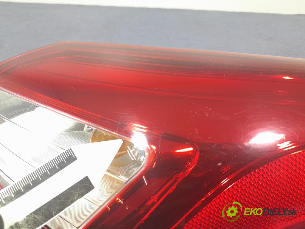 Hyundai I30 2012 svetlo / reflektor zad Prava: Vonkajsia: 92402-A50