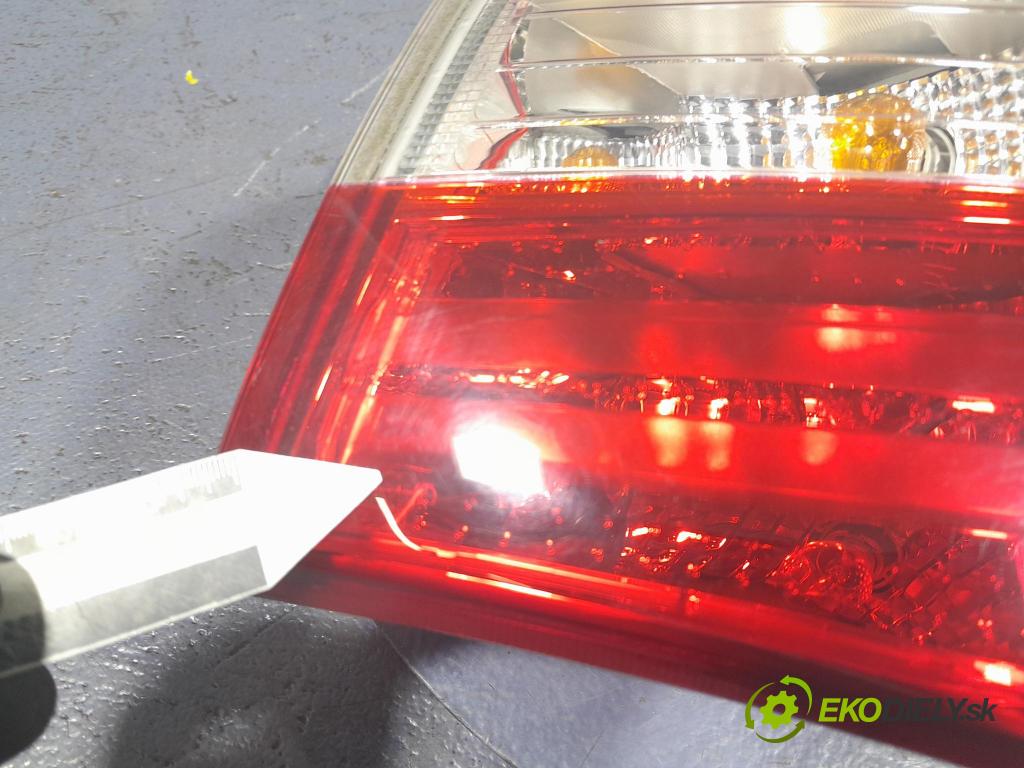 Hyundai I30 2012 svetlo / reflektor zad Prava: Vonkajsia: 92402-A50