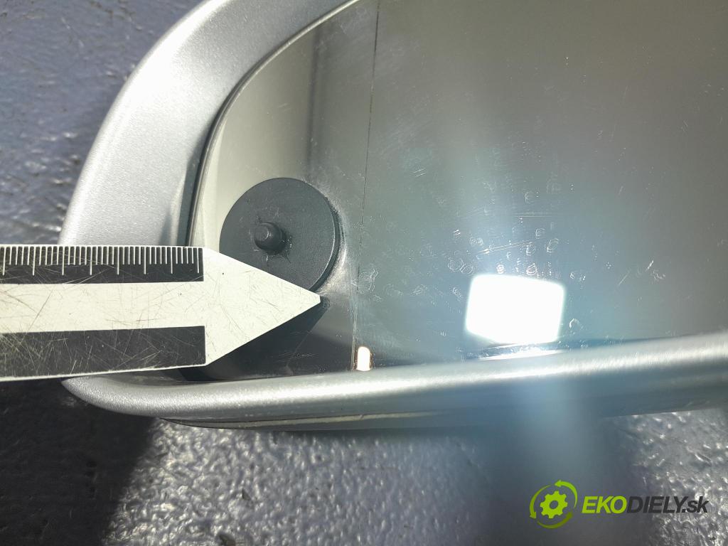 Audi A4 2007 zrkadlo Vľavo: