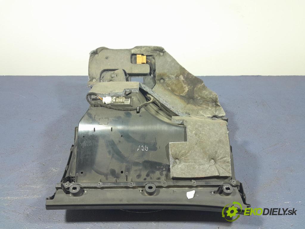 Audi A4 2007 kastlík 8E1857035C