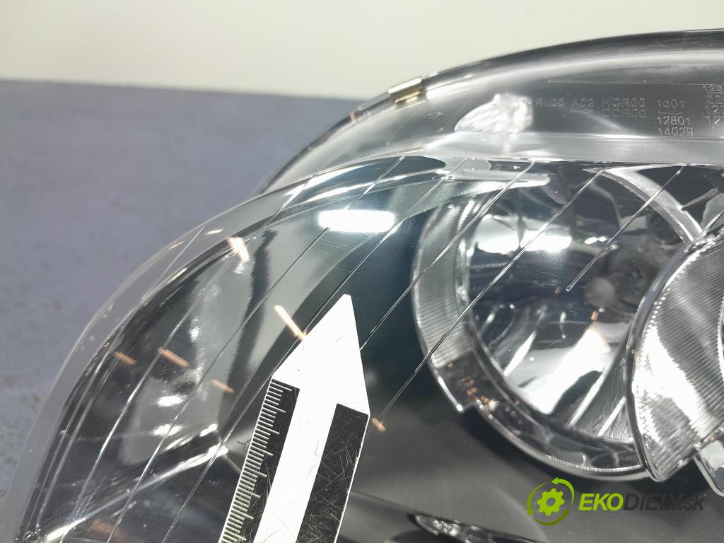 Audi A4 2007 Reflektor: v pravo: