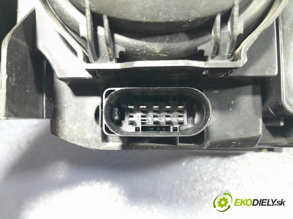 Audi A4 2007 Reflektor: v pravo: 