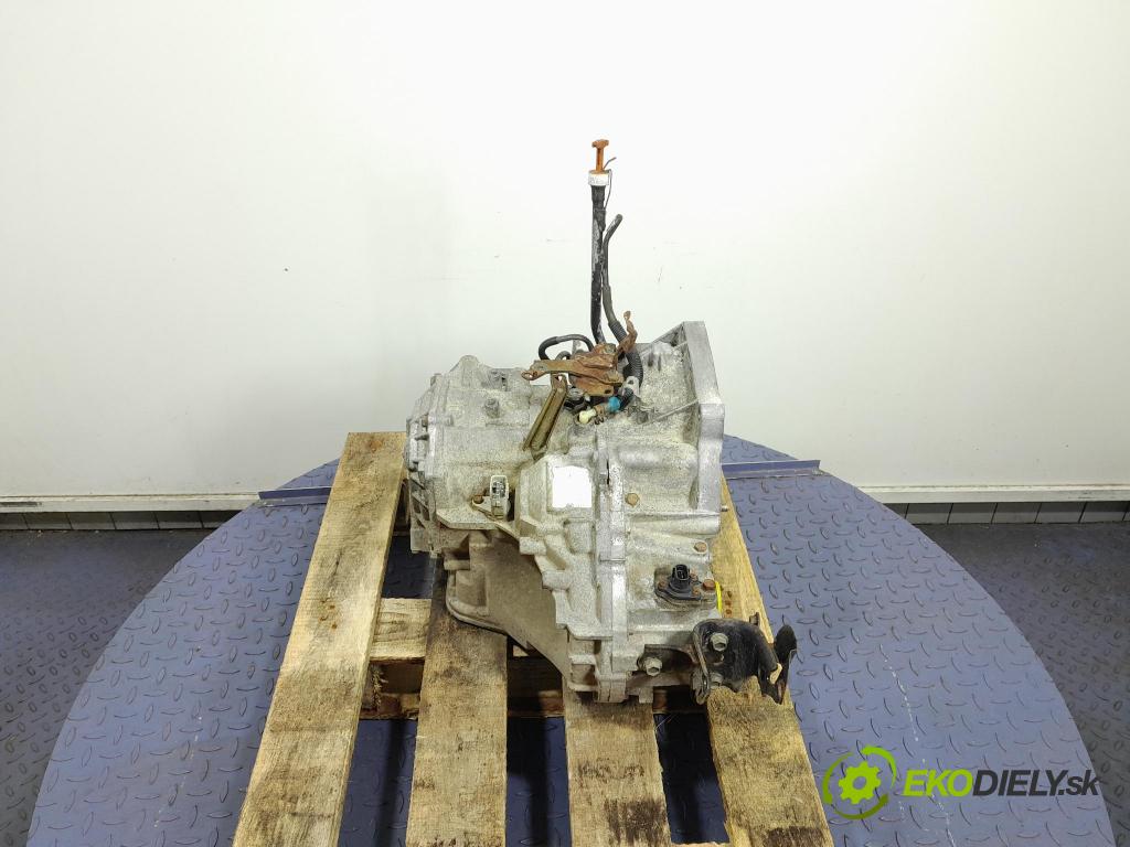 Toyota Yaris verso 2003 převodovka Ozubené kola: Automatický
