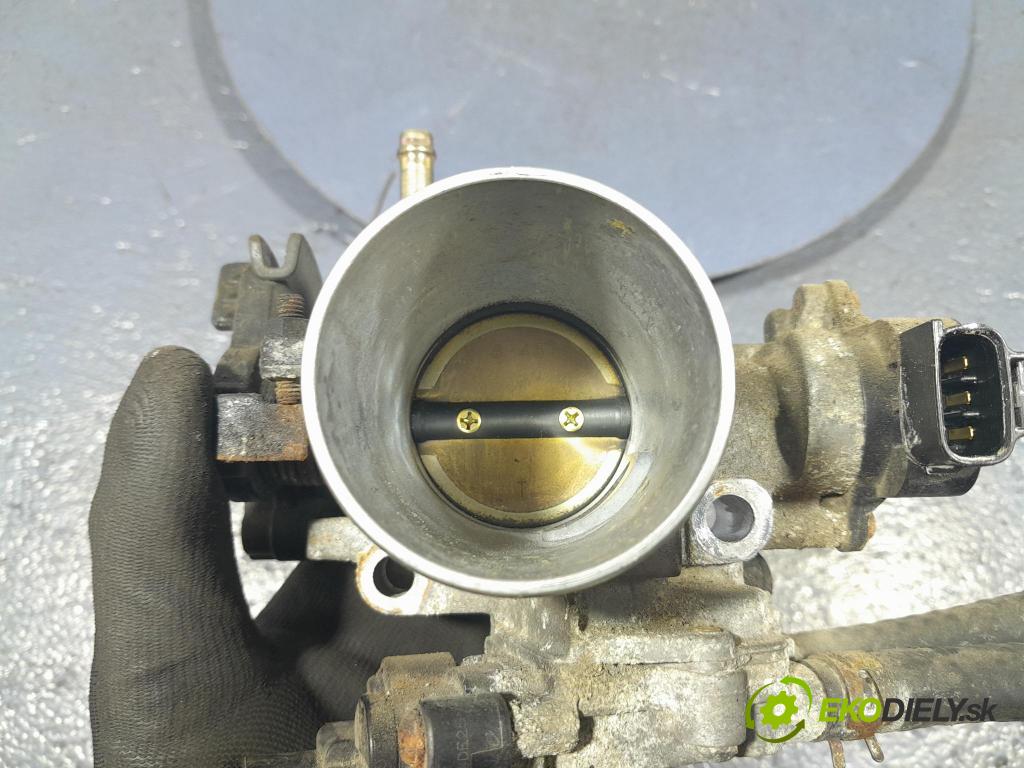 Toyota Yaris verso 2003 klapka