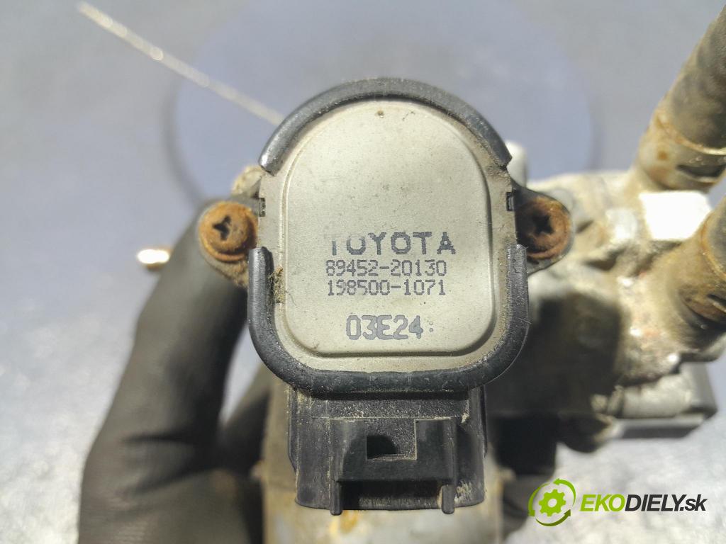 Toyota Yaris verso 2003 klapka 