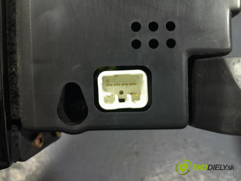 Toyota Yaris verso 2003 prístrojovka/ budíky 83800-5C740