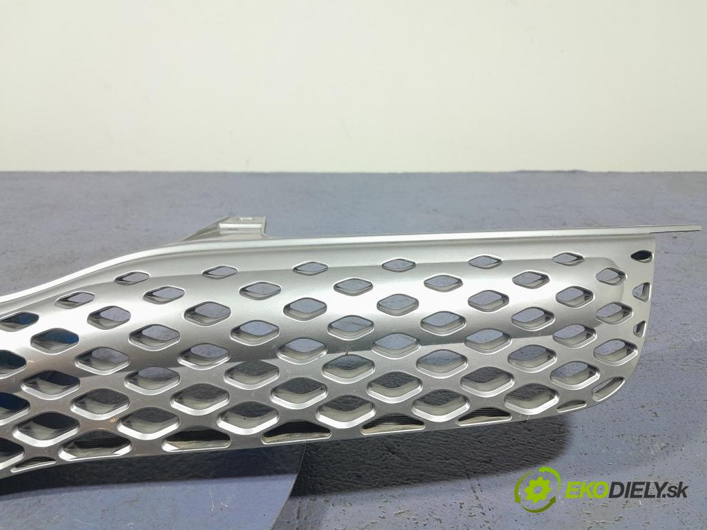 Toyota Yaris verso 2003 miežka / Gril: 53111-52240