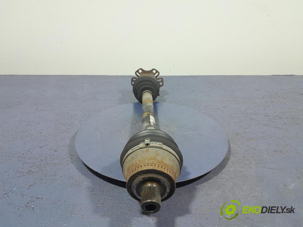 Audi A4 2007 poloos ľavá Predné 8E0407271AT