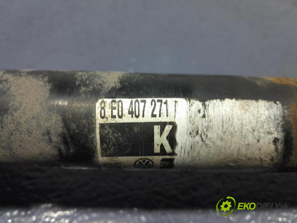 Audi A4 2007 poloos ľavá Predné 8E0407271AT