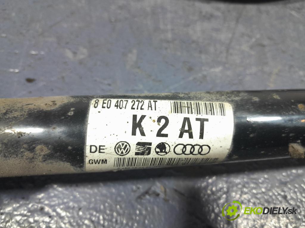 Audi A4 2007 poloos Prava: Predné 8E0407272AT