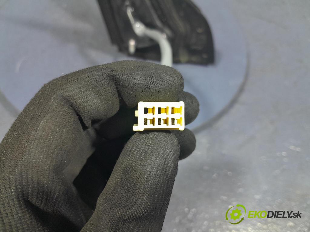 Toyota Yaris verso 2003 zrkadlo Vľavo: 