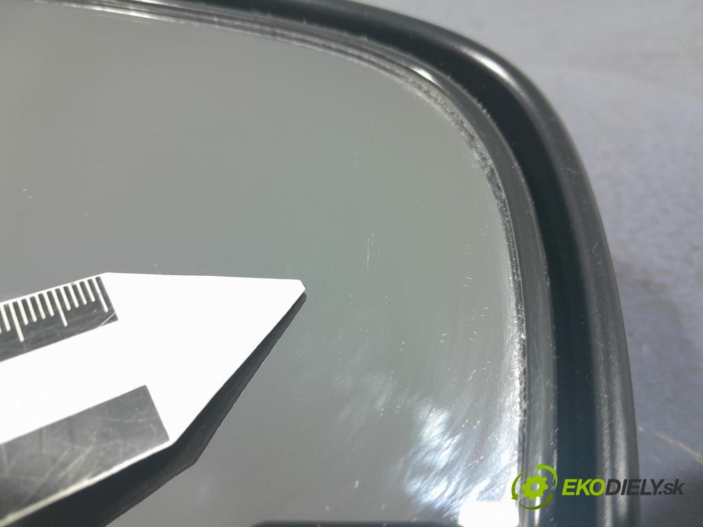 Toyota Yaris verso 2003 zrkadlo pravé