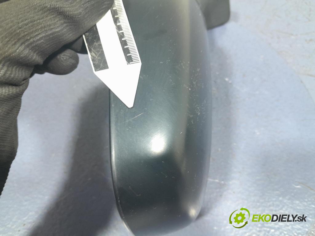 Toyota Yaris verso 2003 zrkadlo pravé