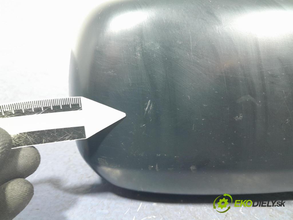 Toyota Yaris verso 2003 zrkadlo pravé