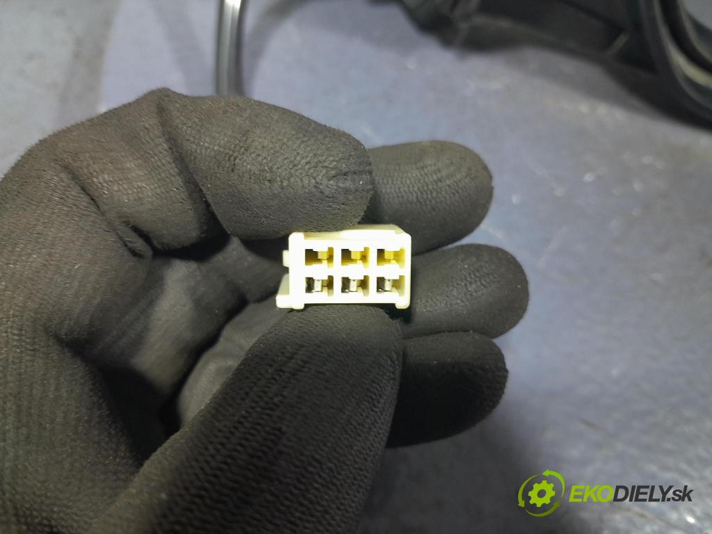 Toyota Yaris verso 2003 zrkadlo pravé 