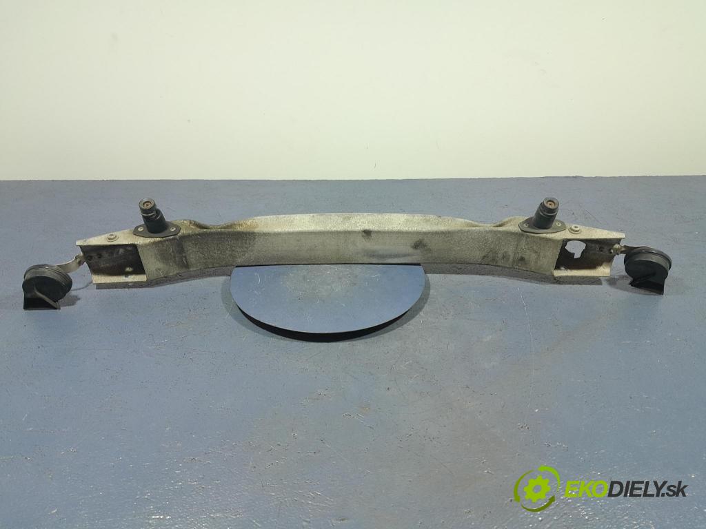 Audi A4 2007 výstuha narazník Predné 8E0807109JL