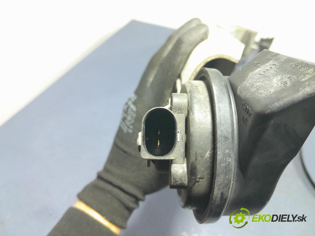 Audi A4 2007 výstuha narazník Predné 8E0807109JL