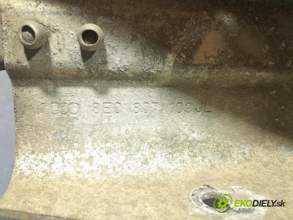 Audi A4 2007 výstuha narazník Predné 8E0807109JL