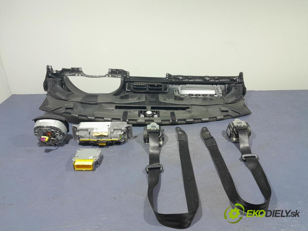 Audi A4 2007 kokpit,pristrojová doska