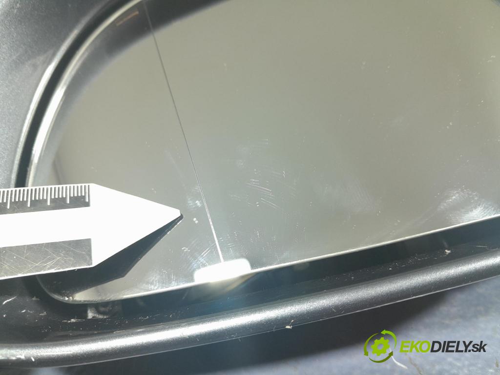 Skoda Octavia 2011 zpětné zrcátko Vlevo, odjet: