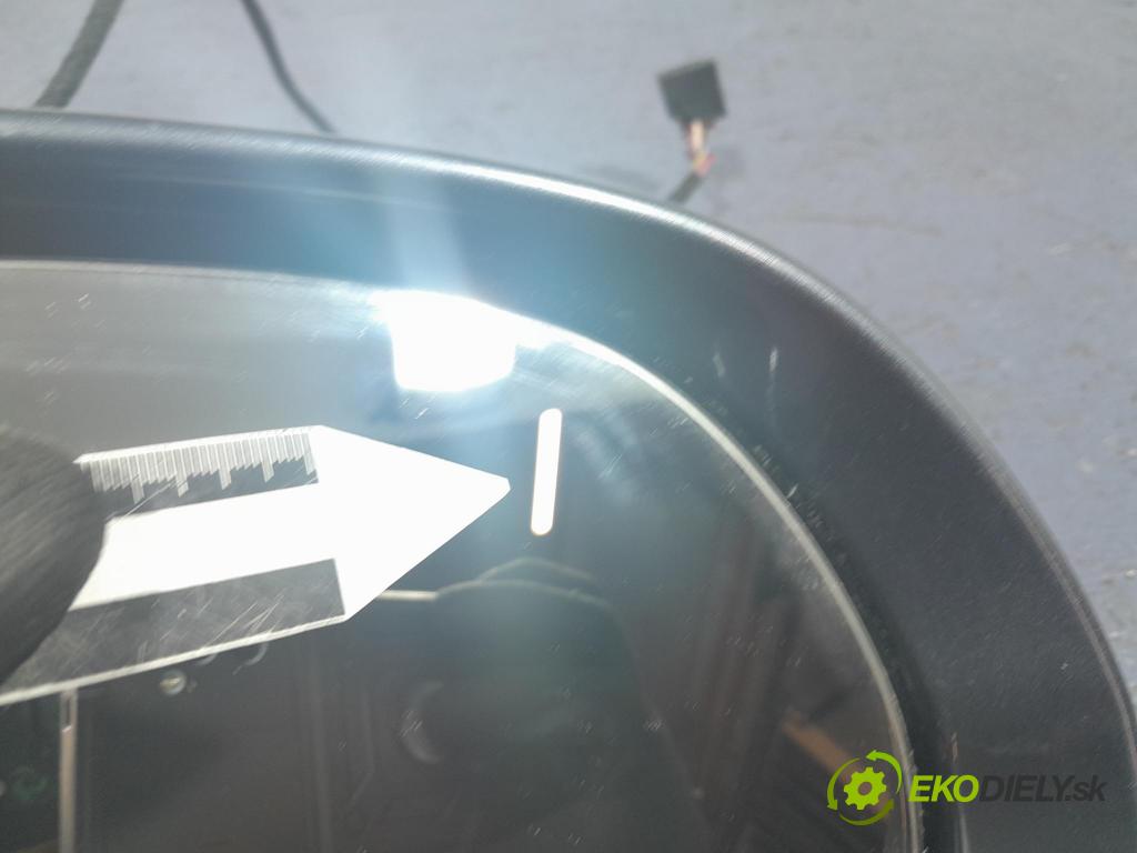 Skoda Octavia 2011 zpětné zrcátko prave