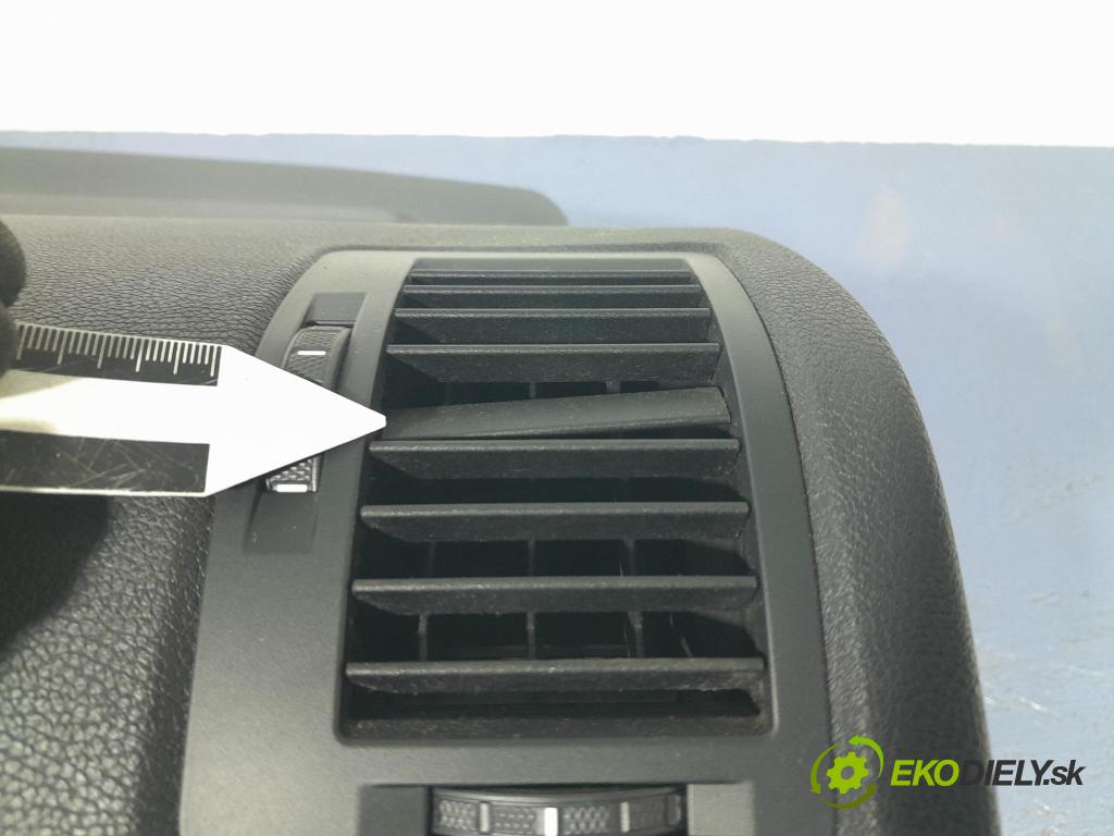 Skoda Octavia 2011 kokpit,přistrojova deska