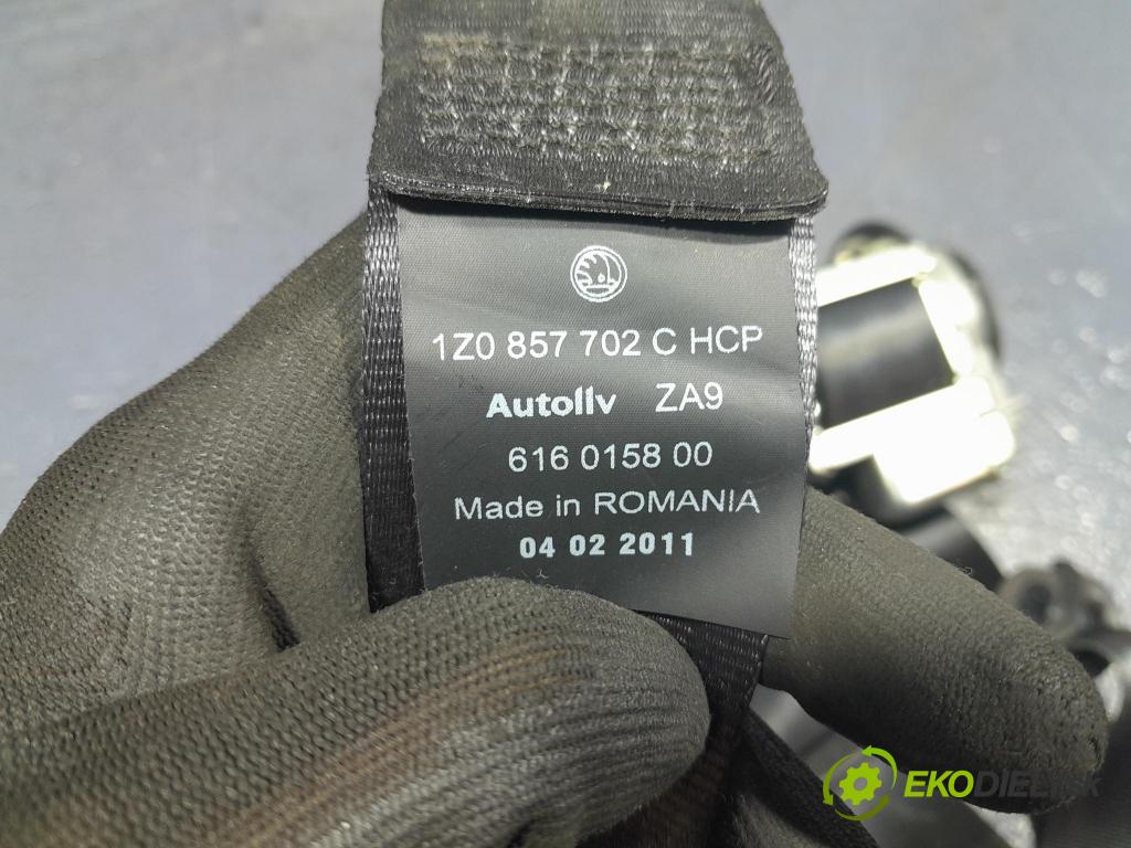 Skoda Octavia 2011 kokpit,přistrojova deska