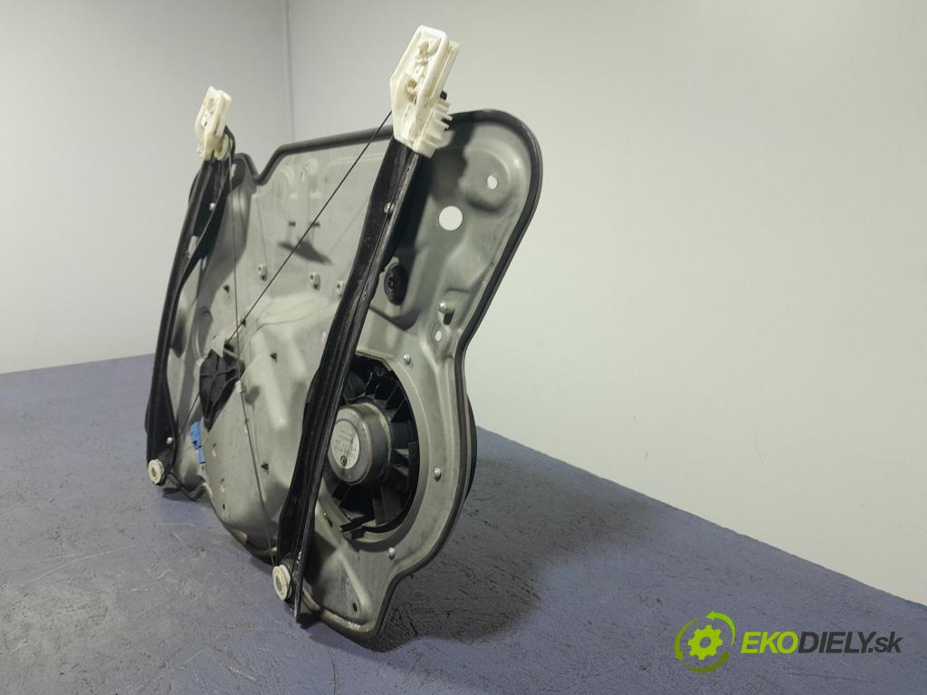 Skoda Octavia 2011 mechanismus stahování Sklenka: před Levý: 1Z1837655P