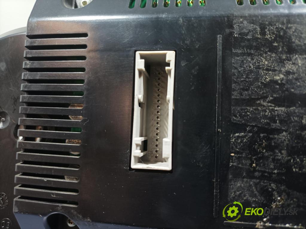 Audi A6 2006 Přístrojová deska 