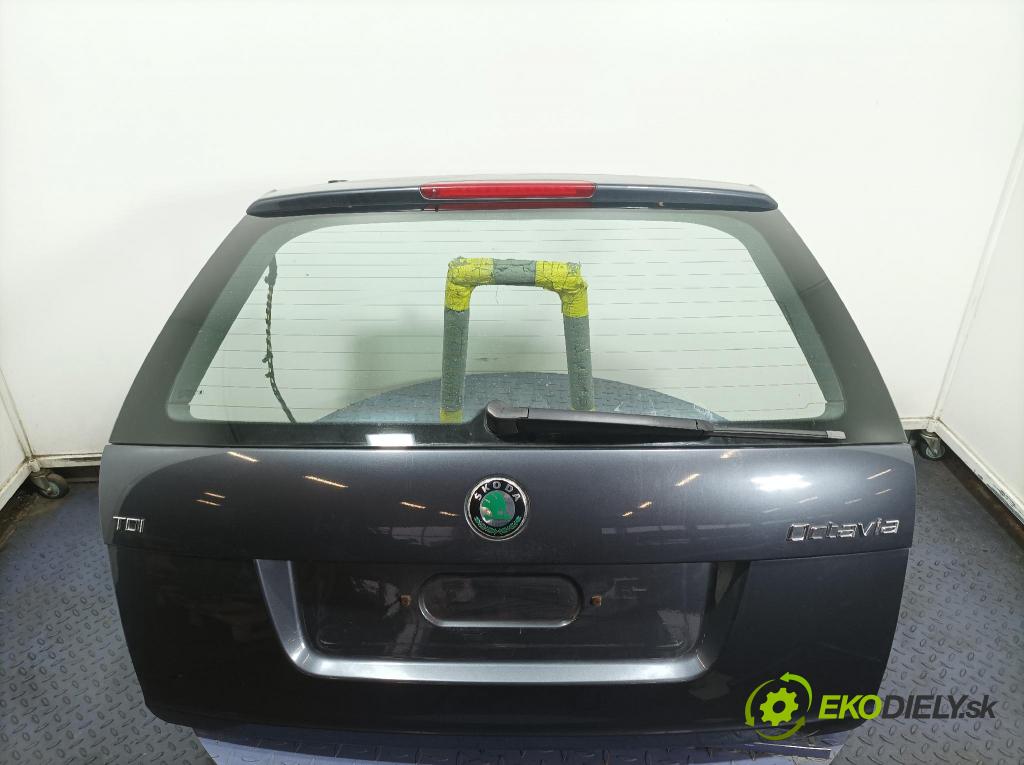 Skoda Octavia 2011 zadna dveře kufra: kufra: