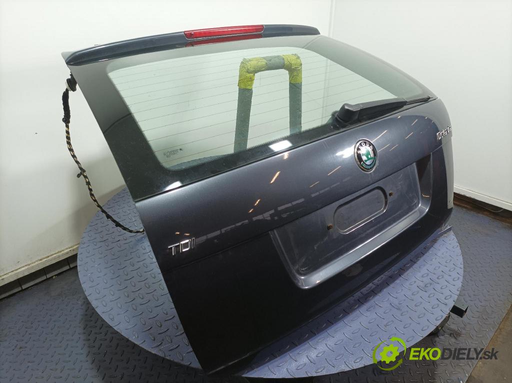 Skoda Octavia 2011 zadna dveře kufra: kufra: