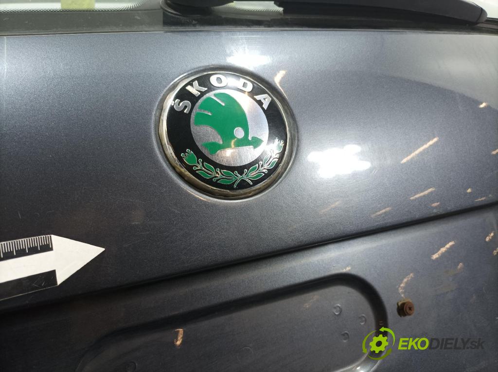 Skoda Octavia 2011 zadna dveře kufra: kufra:
