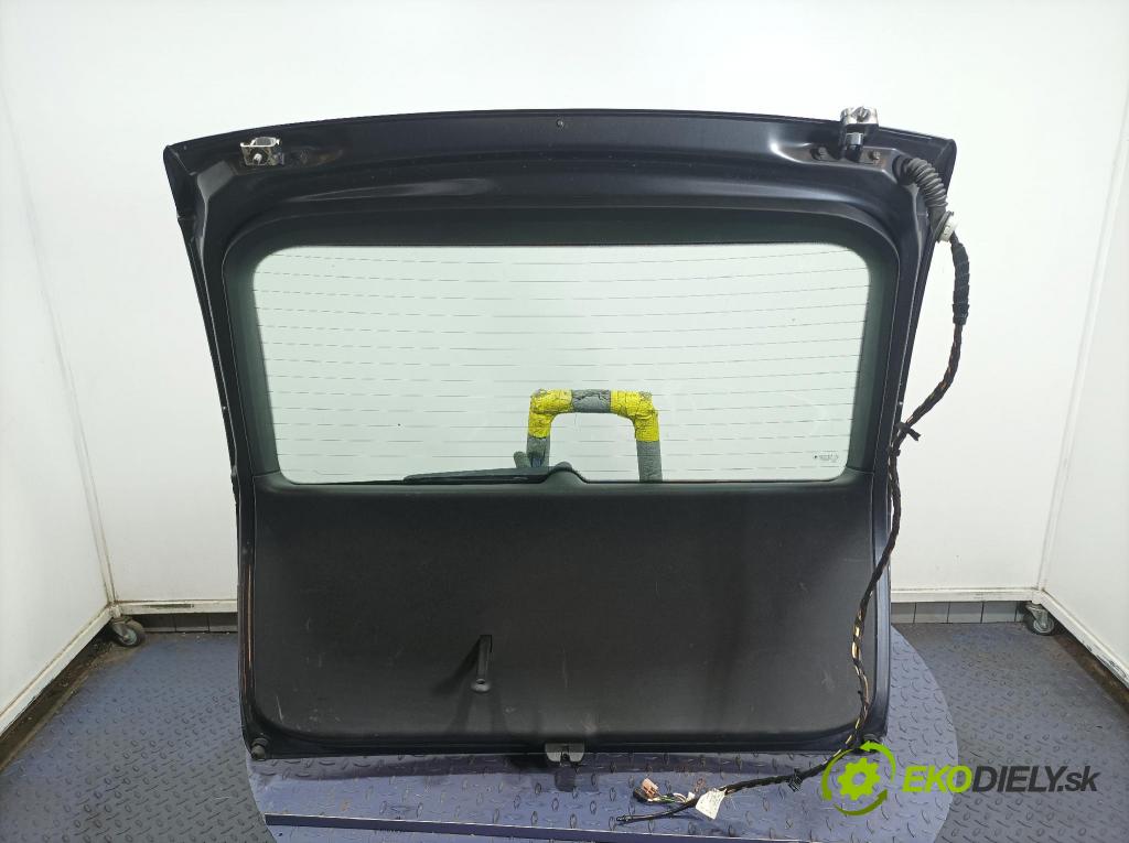 Skoda Octavia 2011 zadna dveře kufra: kufra: