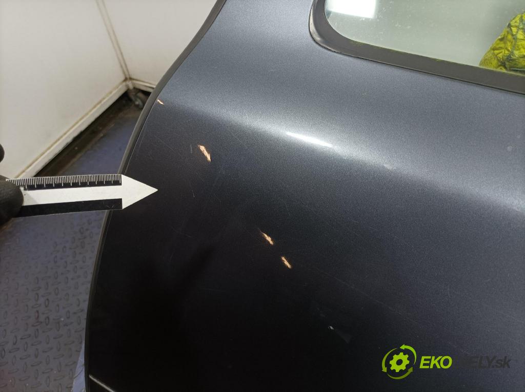 Skoda Octavia 2011 dvere zad Vľavo: