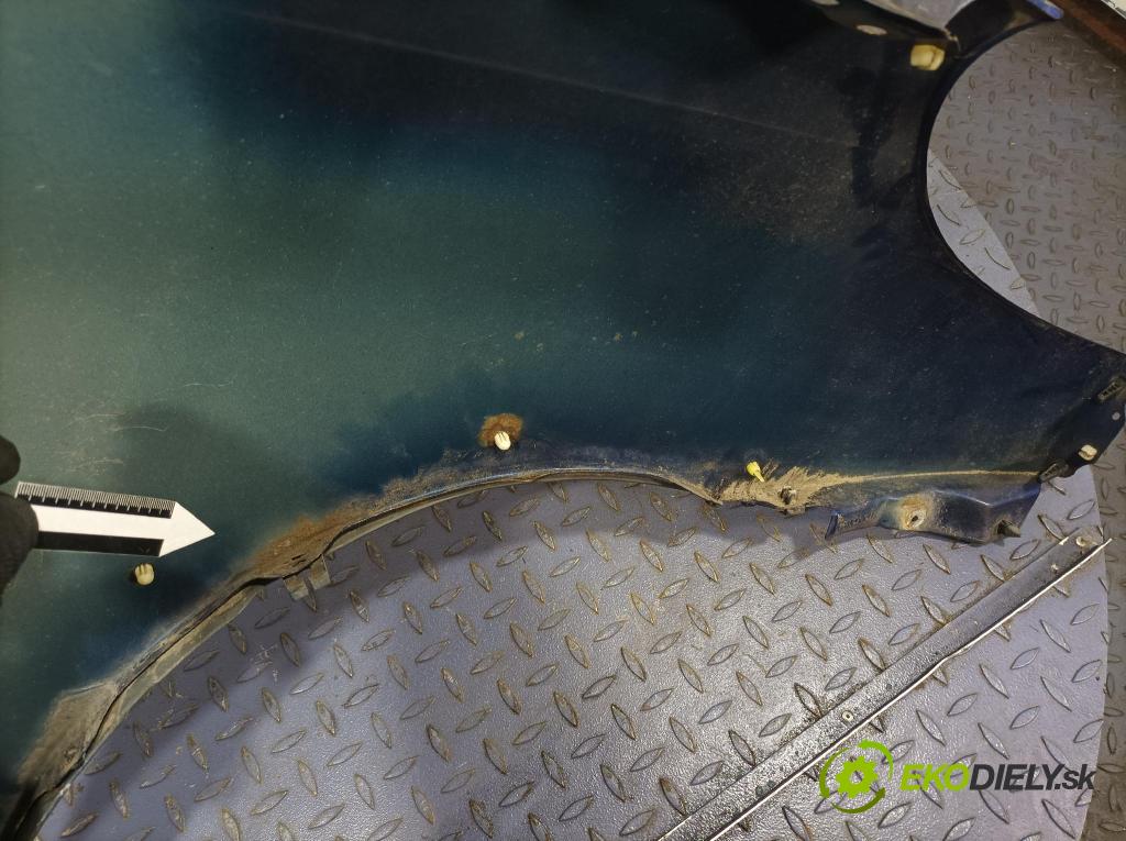 Toyota Yaris verso 2003 blatník Predné Vľavo: 