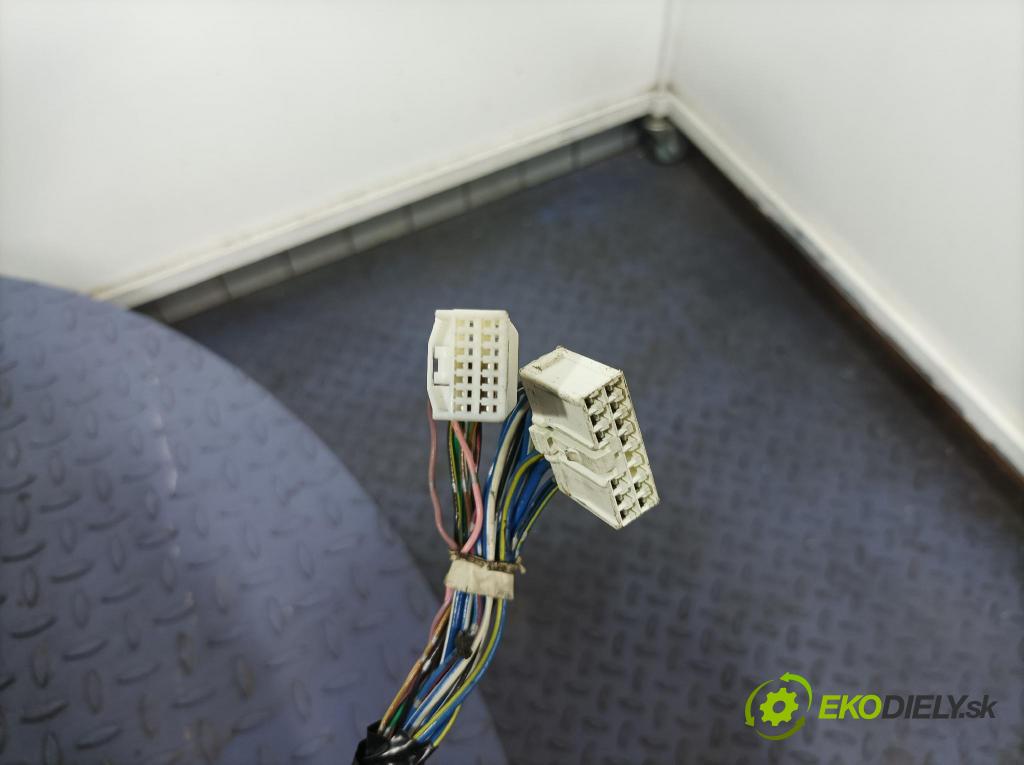 Toyota Yaris verso 2003 dvere Predné Vľavo: 