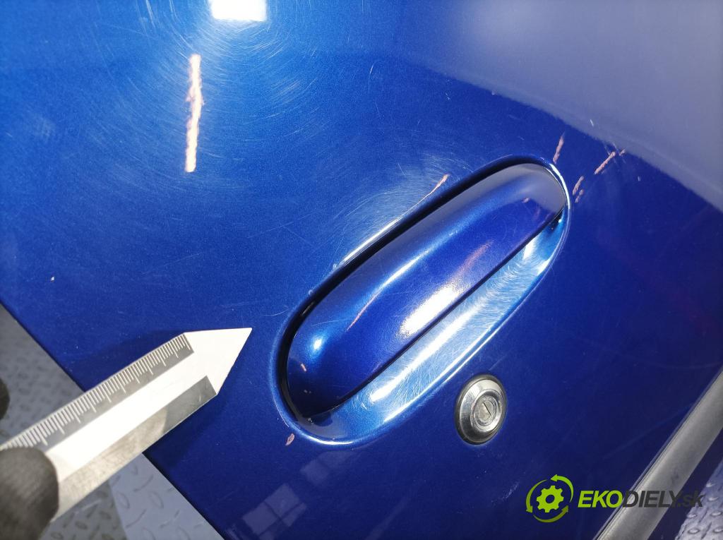 Toyota Yaris verso 2003 dvere Predné pravé