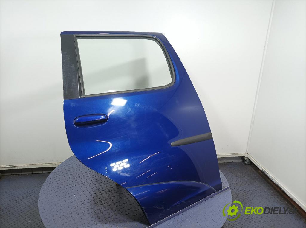 Toyota Yaris verso 2003 dvere zad pravé